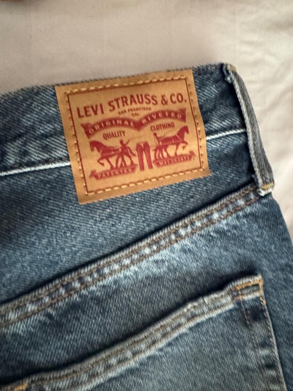 Levi’s Ribcage Straight Ankle Jeans Size 27 High Rise Distressed Denim